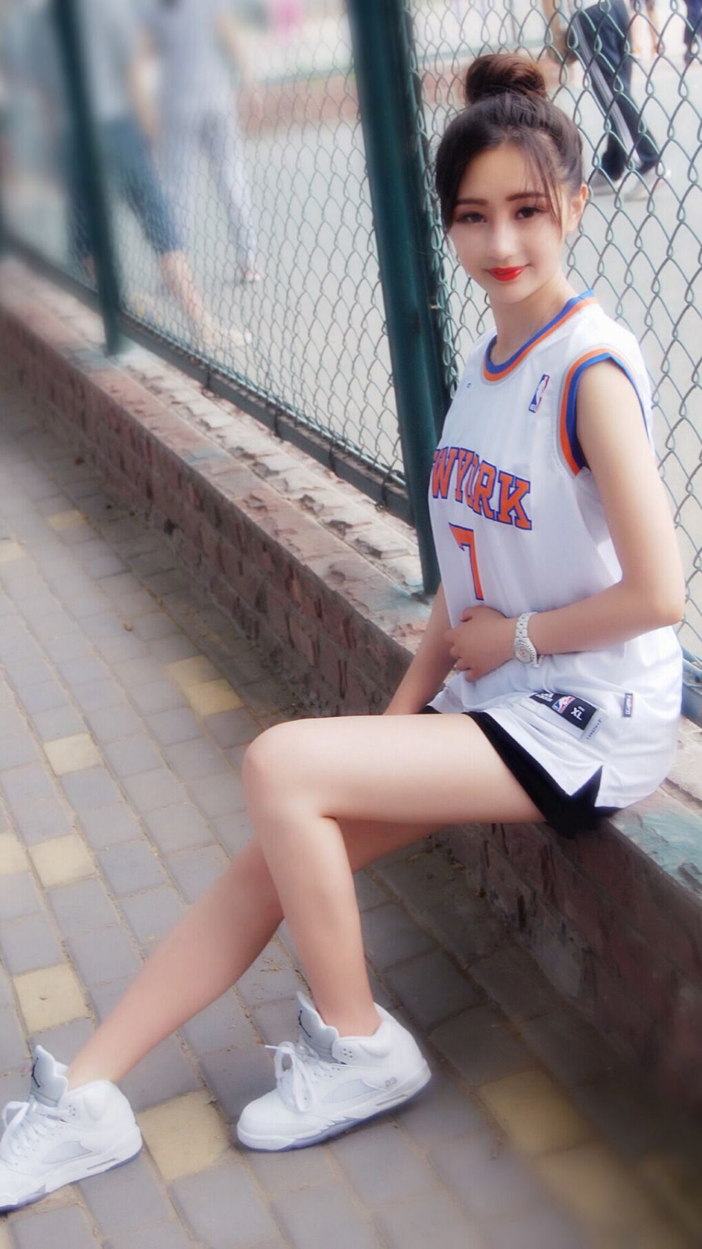 丝绸面料可以做什么衣服好看(丝绸可以做成什么样的东西)